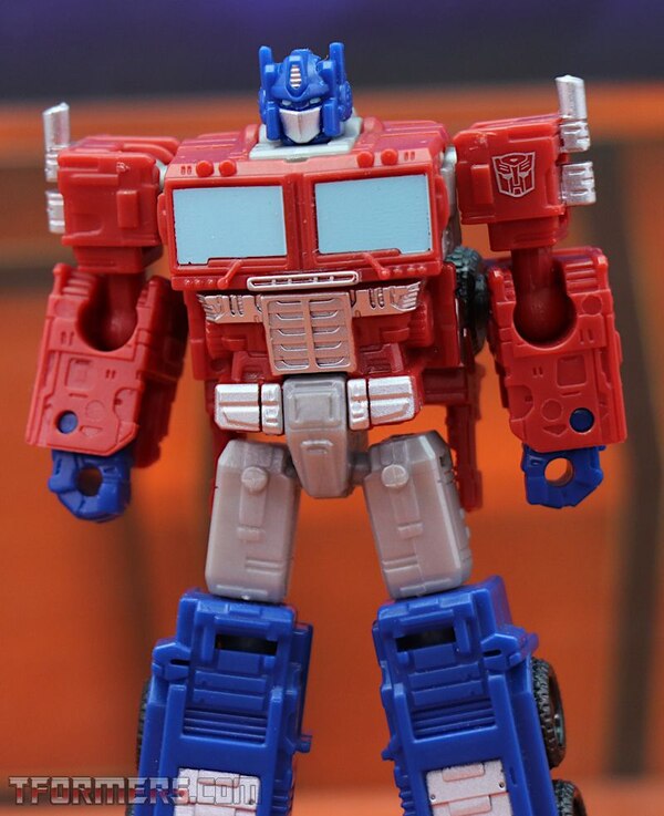 Transformers Kingdom Optimus Prime Core Class  (6 of 28)